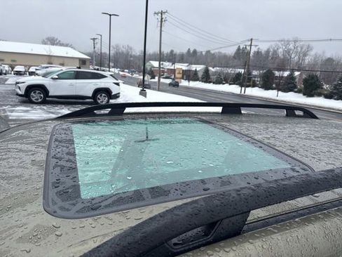 Used 2023 Subaru Forester Limited image 2