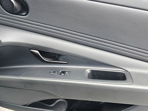 Certified 2025 Hyundai Elantra Sport w/ Cargo Package FWD image 9