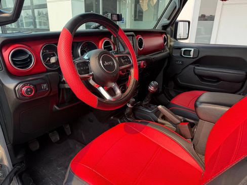 Used 2023 Jeep Gladiator Rubicon w/ Cold Weather Group AWD/4WD image 14