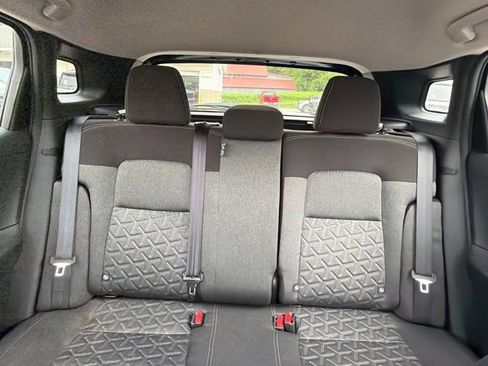 Used 2025 Nissan Kicks SV AWD/4WD image 30
