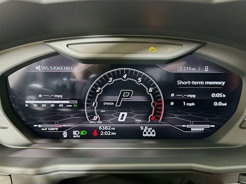 Used 2022 Lamborghini Urus image 16