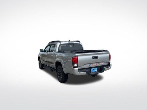 Used 2023 Toyota Tacoma SR5 w/ Technology Package RWD image 6