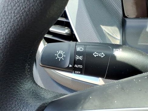 Used 2025 Kia Seltos LX AWD/4WD image 15
