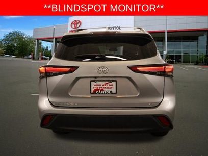 Used 2023 Toyota Highlander XLE
