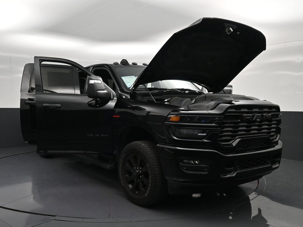Used 2025 RAM 2500 Big Horn AWD/4WD image 33