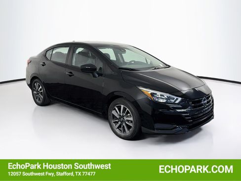 Used 2025 Nissan Versa SV FWD image 1