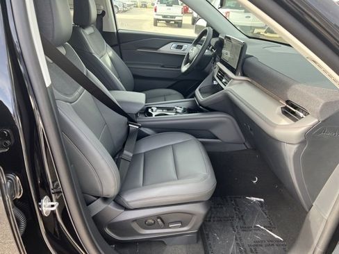 New 2025 Ford Explorer Active w/ Active Comfort Package image 11