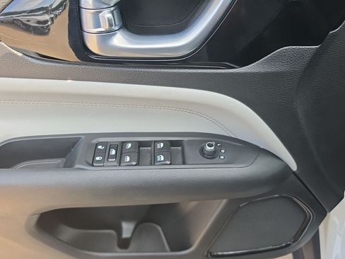 Used 2025 Jeep Compass Limited AWD/4WD image 19