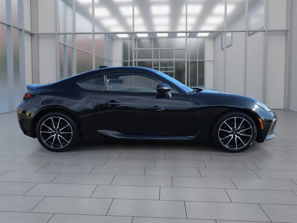 Used 2023 Toyota GR86 w/ ALL Weather Mat Package (TMS) RWD image 2