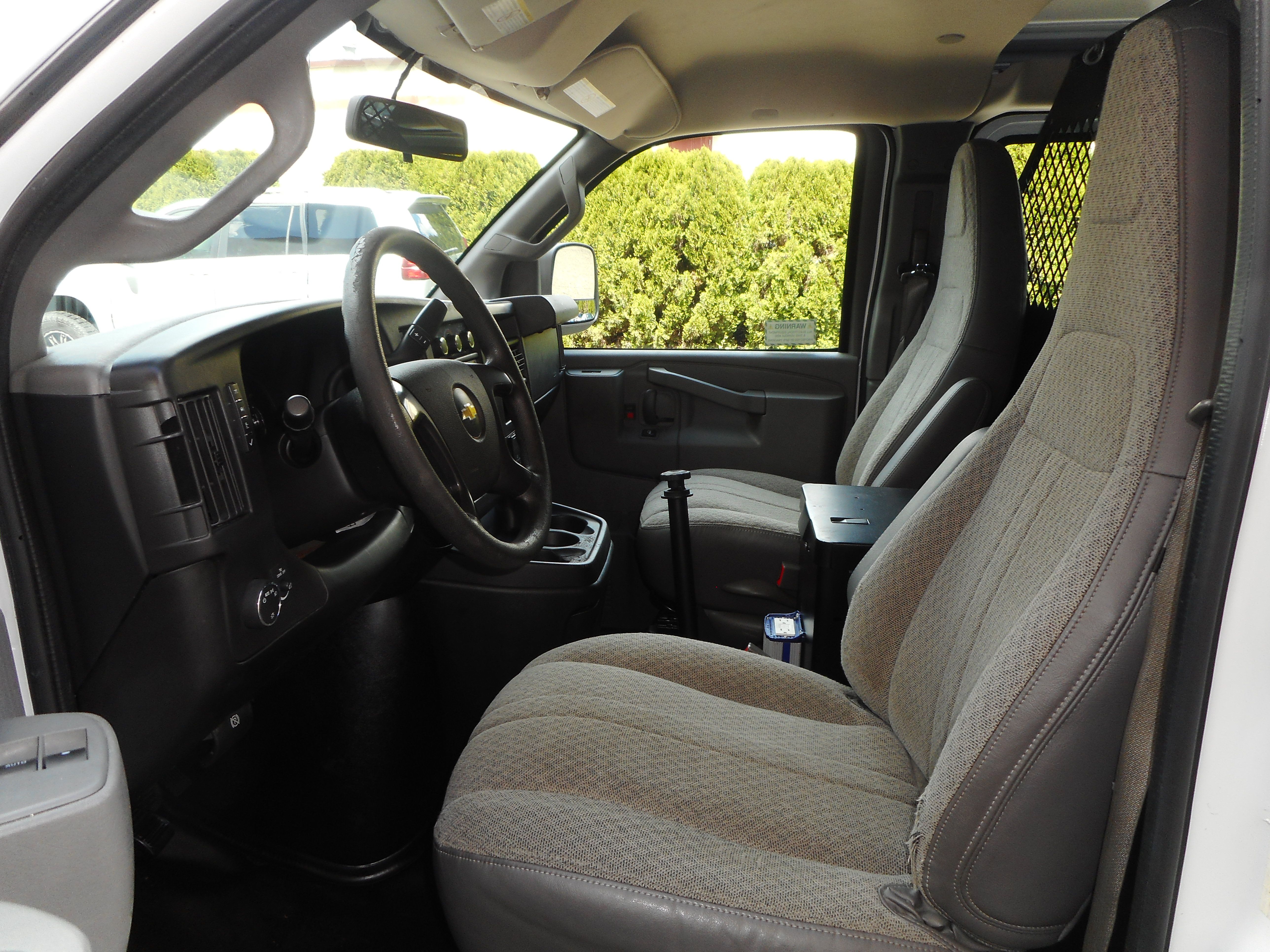 Used 2016 Chevrolet Express 2500 w/ Cold Climate Package RWD image 12
