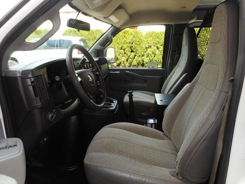Used 2016 Chevrolet Express 2500 w/ Cold Climate Package RWD image 12