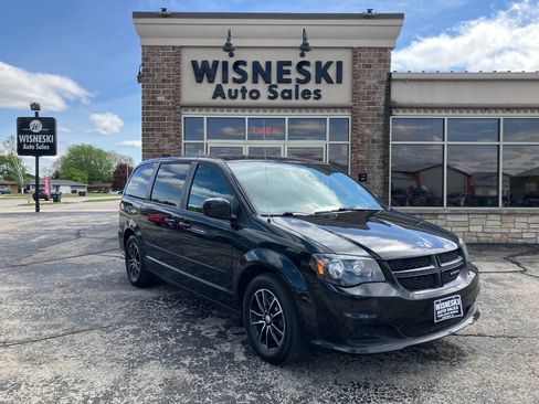 Used 2017 Dodge Grand Caravan SE FWD image 1