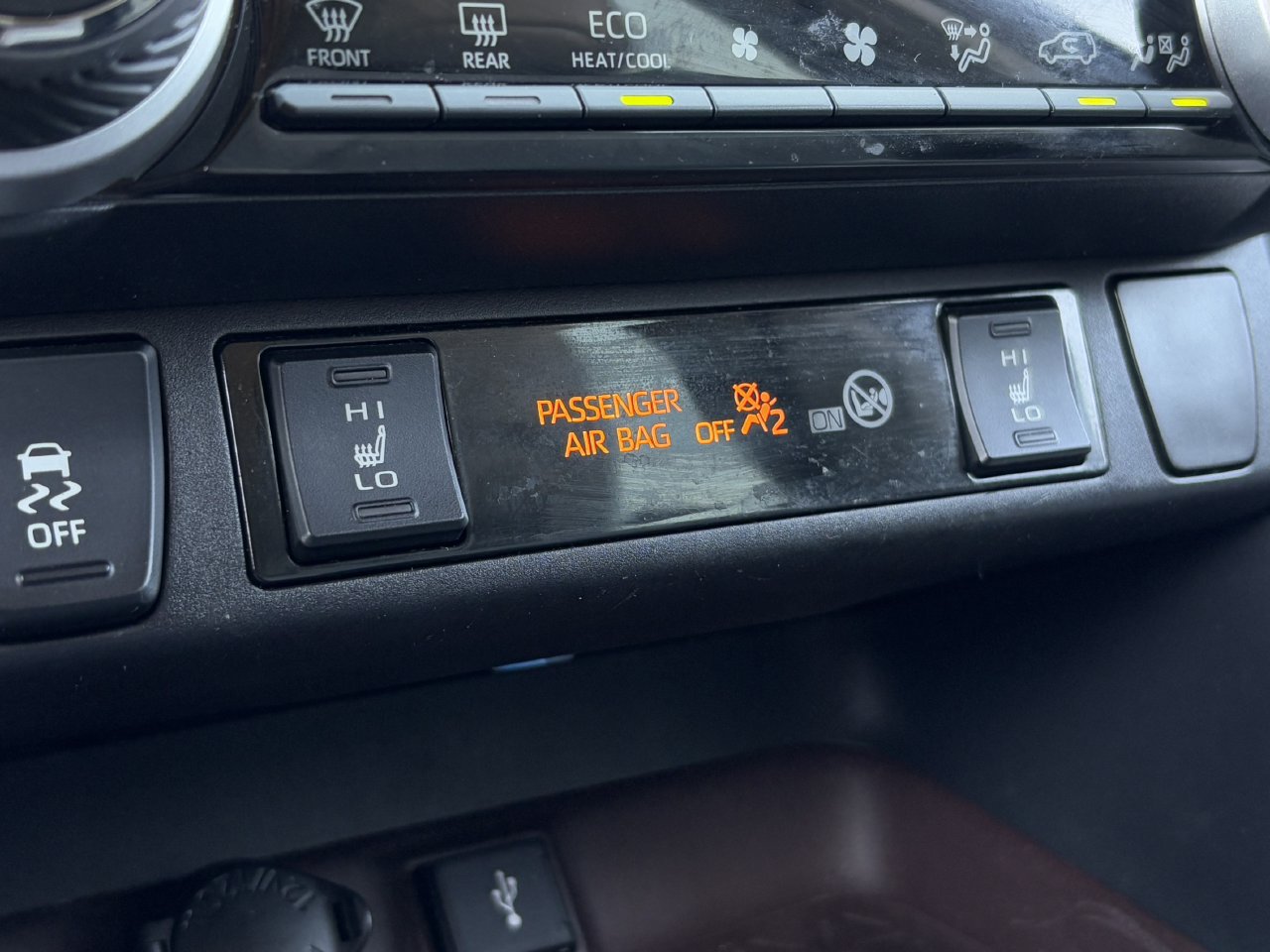 Used 2021 Toyota RAV4 Limited AWD/4WD image 20
