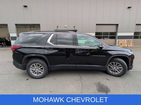 Used 2023 Chevrolet Traverse LT w/ Rear Camera Mirror Package AWD/4WD image 5