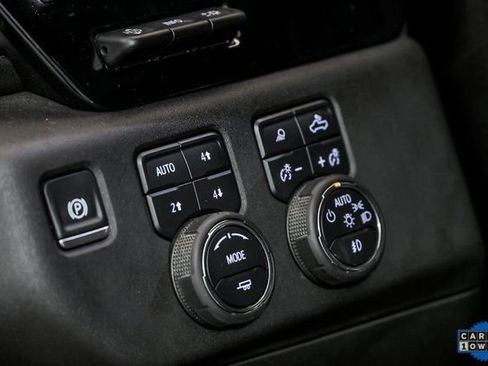 Used 2025 Chevrolet Silverado 2500 LTZ w/ LTZ Premium Package image 17