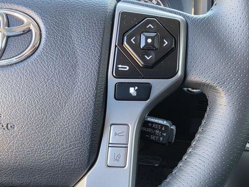 Certified 2022 Toyota 4Runner SR5 Premium w/ Moonroof Package image 29