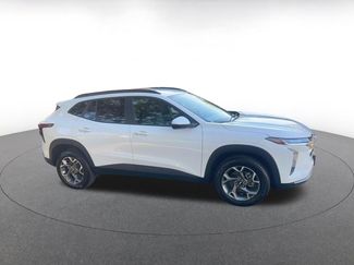 Used 2025 Chevrolet Trax LT video 2