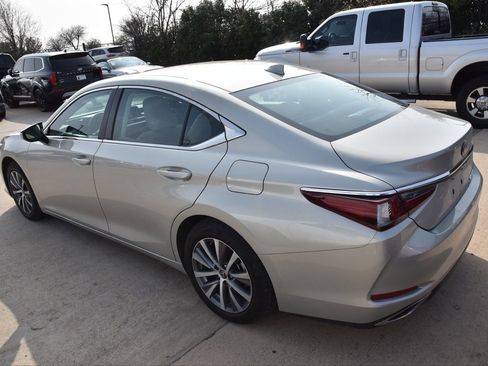 Used 2019 Lexus ES 350 w/ Accessory Package 2 image 7