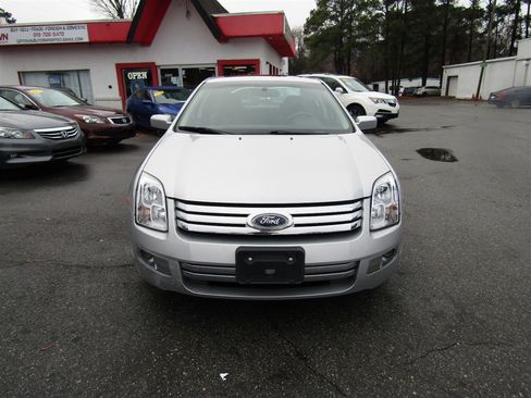 Used 2009 Ford Fusion SEL image 2