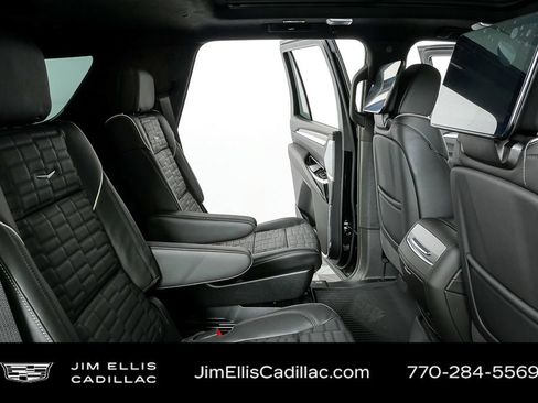 Used 2026 Cadillac Escalade Platinum Sport w/ LPO, ONYX Package image 38