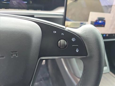 Used 2022 Tesla Model X image 19