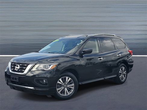 Used 2020 Nissan Pathfinder SV image 1