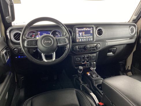 Used 2022 Jeep Wrangler Unlimited Sahara w/ Cold Weather Group image 20