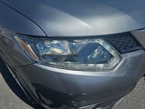 Used 2016 Nissan Rogue S w/ Appearance Package AWD/4WD image 28