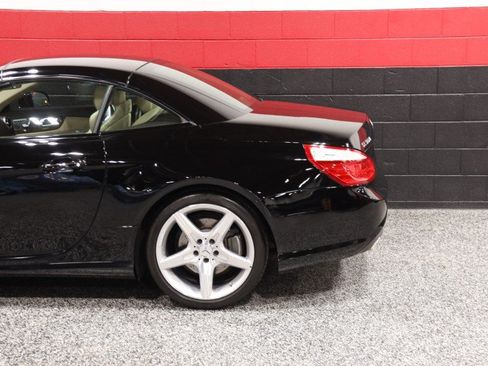 Used 2013 Mercedes-Benz SL 550 w/ Premium Pkg image 23