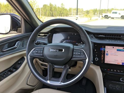 New 2026 Jeep Grand Cherokee Limited RWD image 25