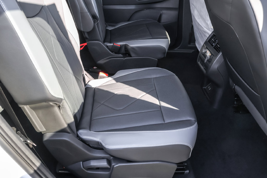 New 2027 Volkswagen Atlas SEL R-Line AWD/4WD image 40