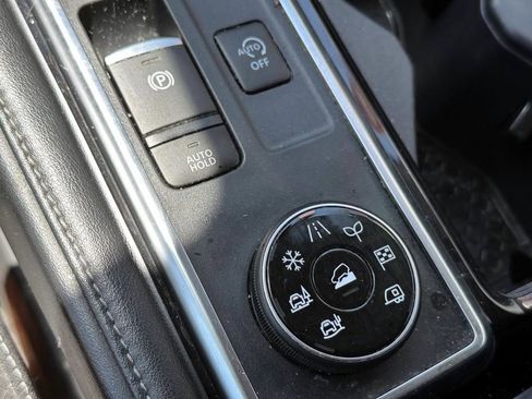 Certified 2023 Nissan Pathfinder SL image 32