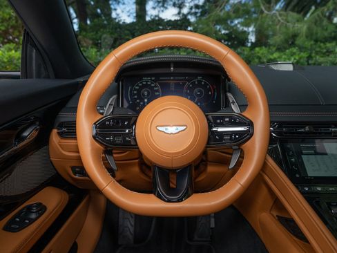 Used 2024 Aston Martin DB12 Coupe image 20