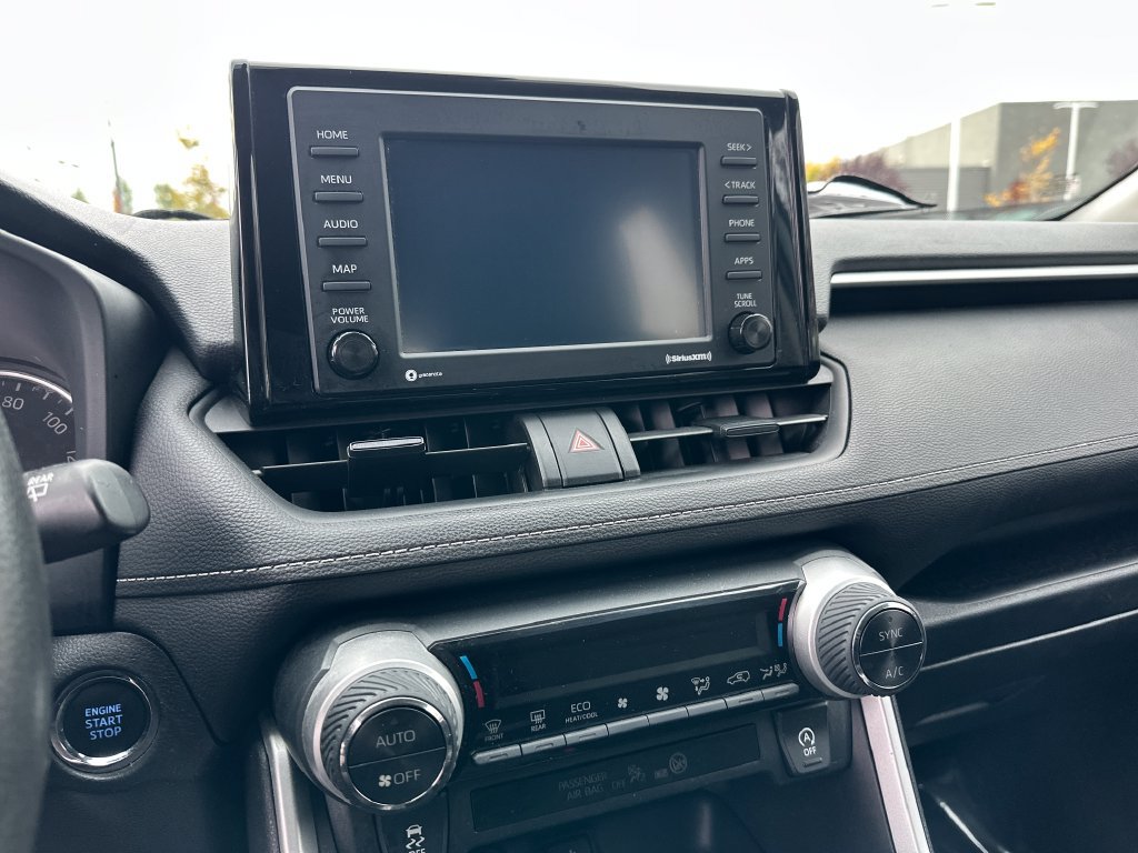 Used 2021 Toyota RAV4 XLE AWD/4WD image 22