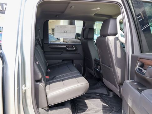 New 2026 GMC Sierra 2500 SLT w/ SLT Convenience Package AWD/4WD image 31