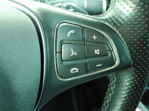 Used 2019 Mercedes-Benz Metris Passenger image 34