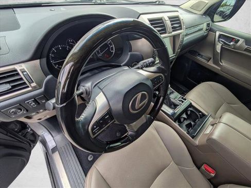 Used 2020 Lexus GX 460 Premium image 10