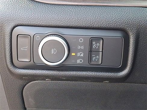 Used 2023 Ford Explorer Limited image 27