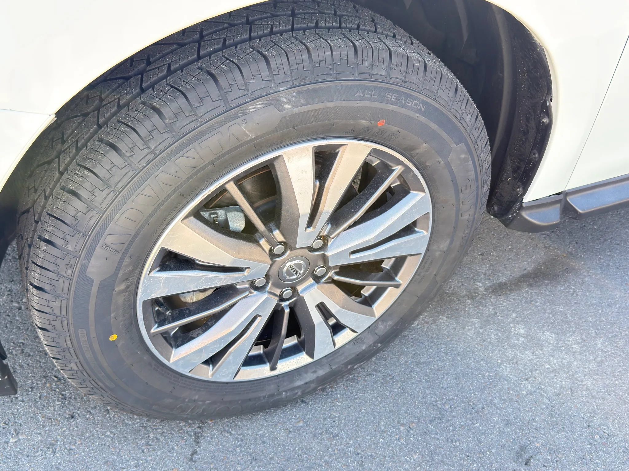 Used 2020 Nissan Pathfinder SV AWD/4WD image 19