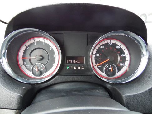 Used 2014 Dodge Grand Caravan SXT w/ UConnect Hands-Free Group image 35