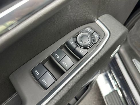 Used 2025 GMC Sierra 1500 SLT w/ SLT Premium Plus Package image 19