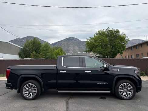 Used 2023 GMC Sierra 1500 Denali w/ Denali Reserve Package AWD/4WD image 2
