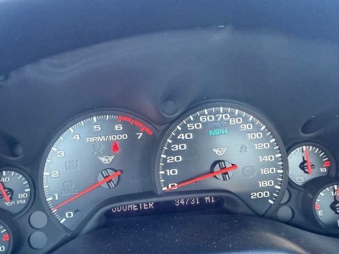 Used 2004 Chevrolet Corvette Coupe w/ Preferred Equipment Group RWD image 14