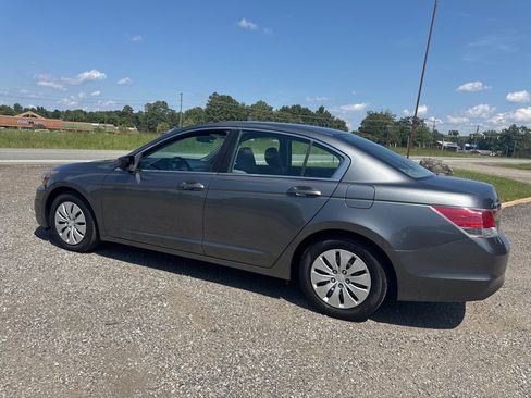 Used 2011 Honda Accord LX image 8
