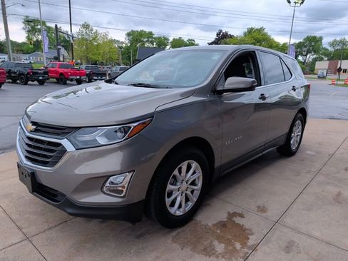 Used 2019 Chevrolet Equinox LT FWD image 2