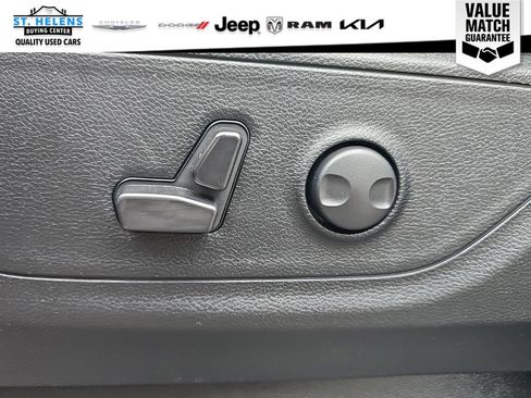 Used 2025 RAM 1500 Big Horn AWD/4WD image 22