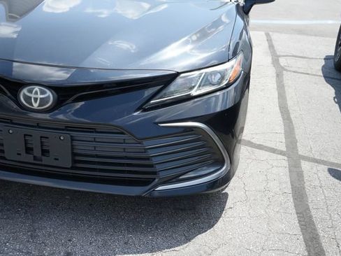 Used 2021 Toyota Camry LE FWD image 5