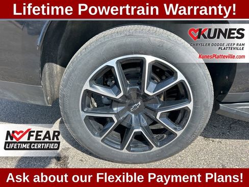 Used 2024 Chevrolet Suburban RST image 13