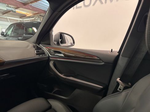 Used 2023 BMW X4 xDrive30i w/ Premium Package image 15