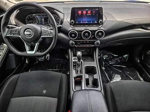 Used 2025 Nissan Sentra SV FWD image 32